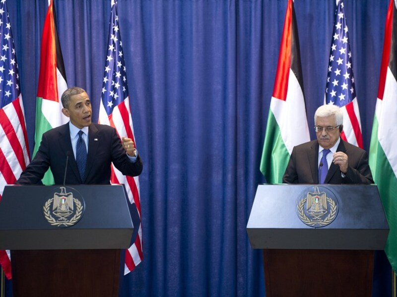 De Amerikaanse president Barack Obama (L) met zijn Palestijnse tegenhanger Mahmoed Abbas.