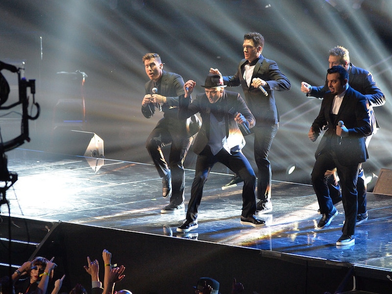 'N Sync zondag in New York: Chris Kirkpatrick, Justin Timberlake, Joey Fatone, JC Chasez en Lance Bass.