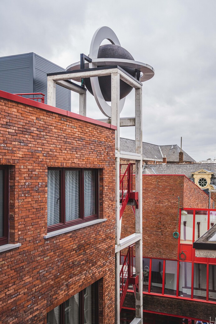 BINNENKIJKEN in het striphotel van Gent, vlak voor de opening: “Elke ...