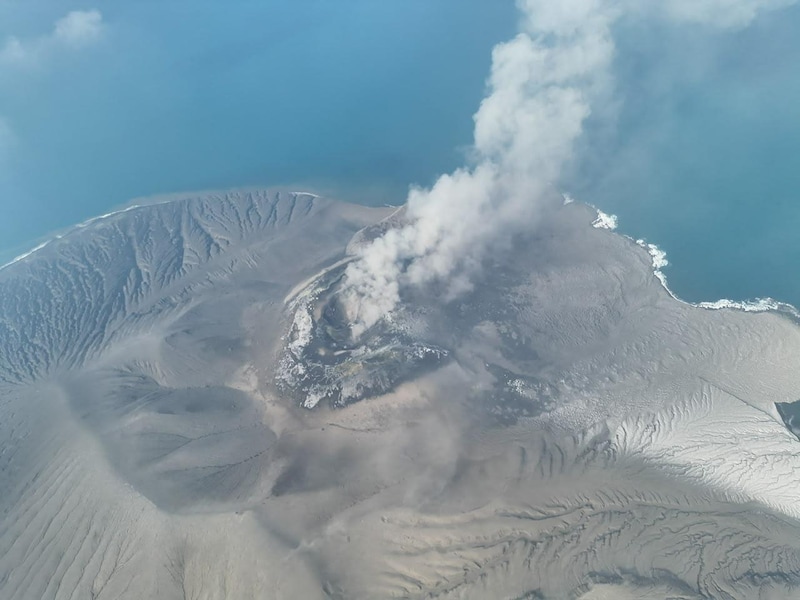 Boot met vijf journalisten vermist na uitbarsting van de Anak Krakatau-vulkaan in Indonesië
