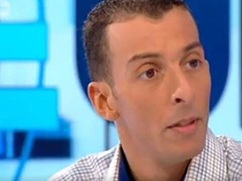(Archiefbeeld) Mohamed Abdeslam, de broer van de voortvluchtige Salah Abdeslam, tijdens een gesprek op de RTBF.