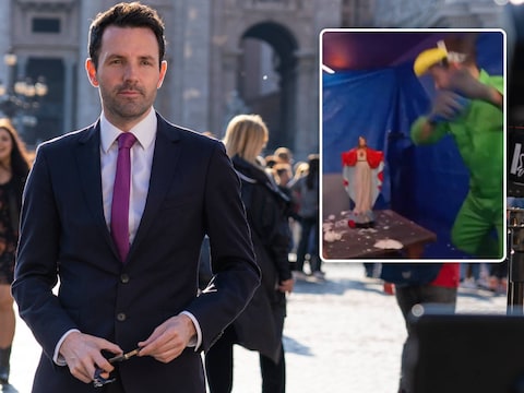 Journalist Colm Flynn werkt onder meer voor het internationale katholieke televisienetwerk EWTN. Inzet: fragment uit de bewuste Studio Brussel-video.