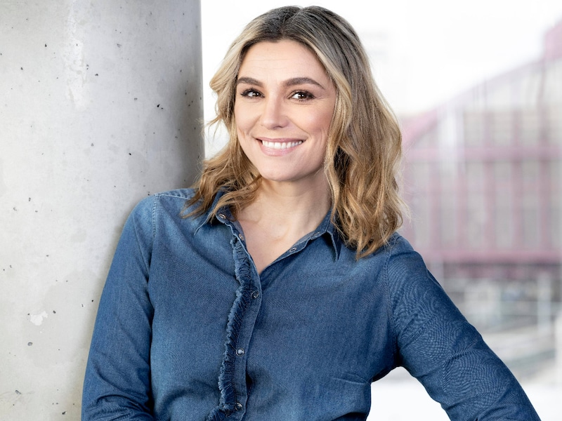 Evi Hanssen speelt Bloedheet & tranen in Café Lucienne in Lint