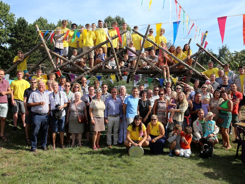 Archiefbeeld van viering 50 jaar scouts en gidsen Noordland in Bredeen