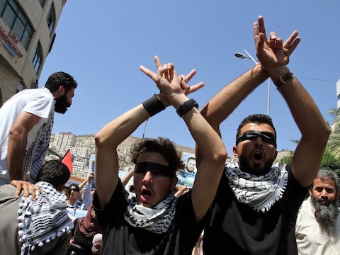 Palestijnen in Nablus demonstreren uit solidariteit met hongerstakers in Israëlische gevangenissen
