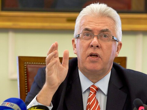 Guy Quaden wordt tijdelijk voorzitter van de bank.