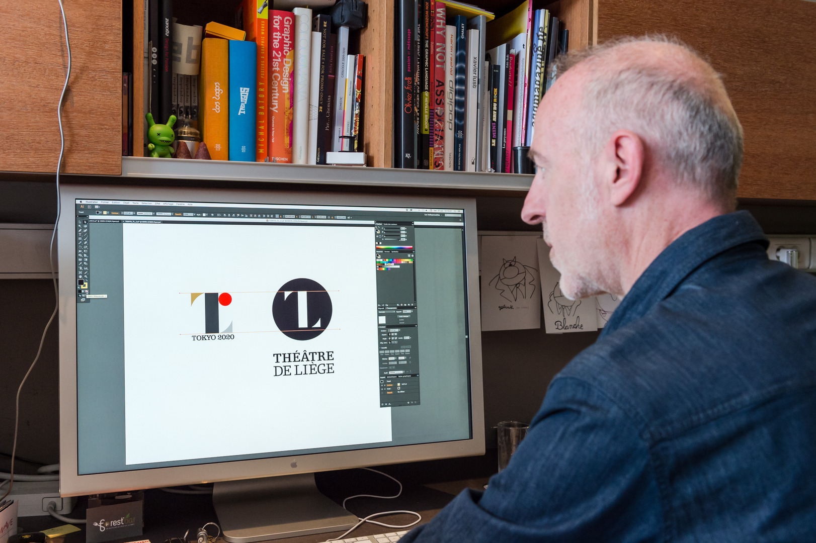 De Belgische ontwerper Olivier Debie vergelijkt de ontwerpen.