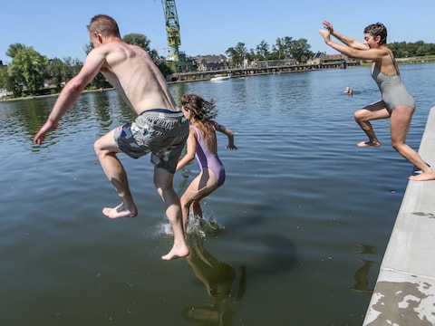 Zwemmen in open water zal in principe vanaf donderdag mogen op 3 locaties, als de waterkwaliteit dat toelaat