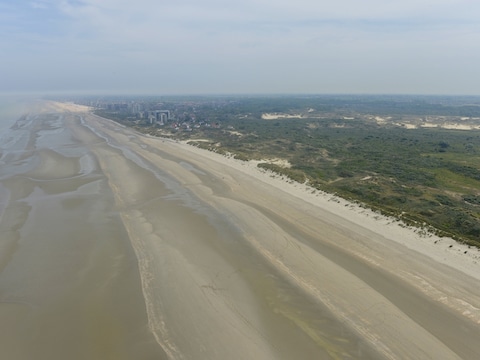 De kustlijn van De Panne.