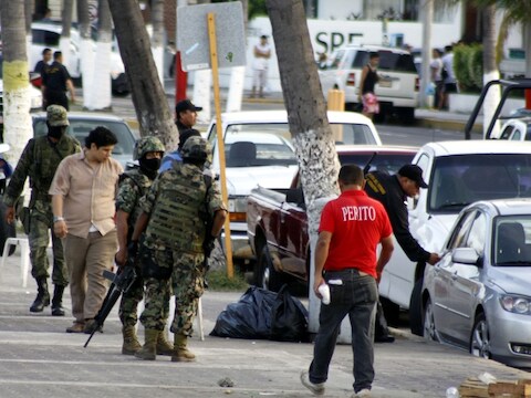 Onderzoek nabij de plek in Veracruz waar 14 augustus een handgranaat explodeerde.