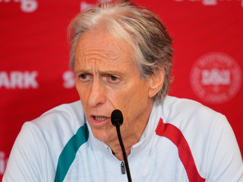 KIJK. Portugees bondscoach Jorge Jesus: "Er is geen sprake van een conflict tussen Cristiano en mezelf"