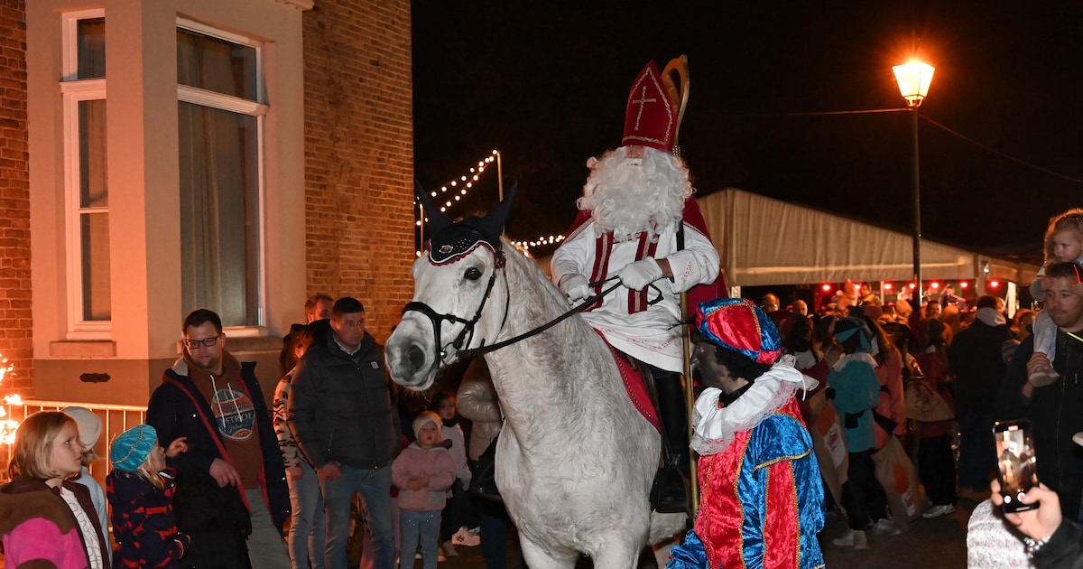 Honderden kinderen verwelkomden Sint-Maarten in Ichtegem