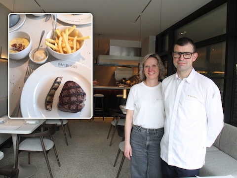 Jessica Seys en Bert Boussemaere van Bar Bouss op de Grote Markt in Diksmuide, Inzet: Restotip Bar Bouss Diksmuide. Foto: filet pur 'Black Angus' met bearnaisesaus