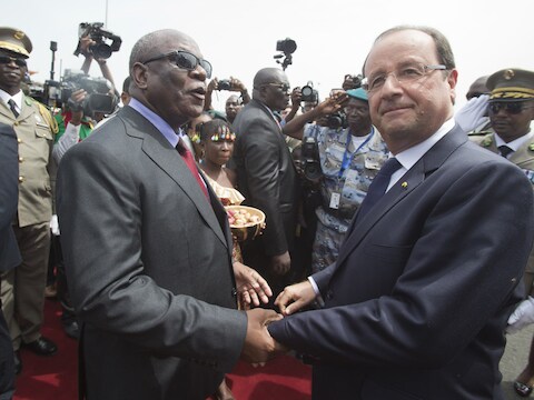 Presidenten onder elkaar: Ibrahim Boubacar Keita en François Hollande.