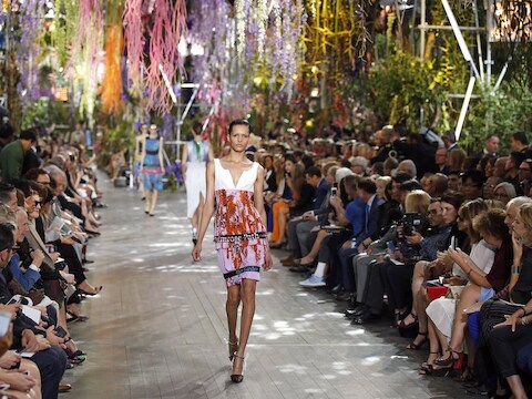 De fleurige catwalk van Dior.