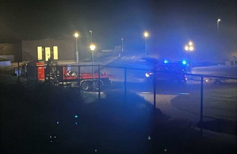 De hulpdiensten organiseren een zoekactie op Maasplassen bij Ophoven.