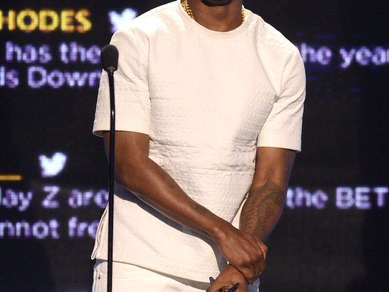 Kanye West verbiedt zelfs zijn vrienden te kijken naar en te spreken over de sekstape.