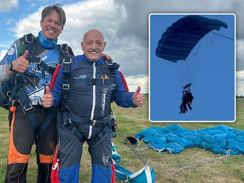 Geen alledaagse activiteit voor Guido (90) uit Balen. Hij sprong vandaag uit een vliegtuig bij Skydive Flanders in Schaffen (Diest).