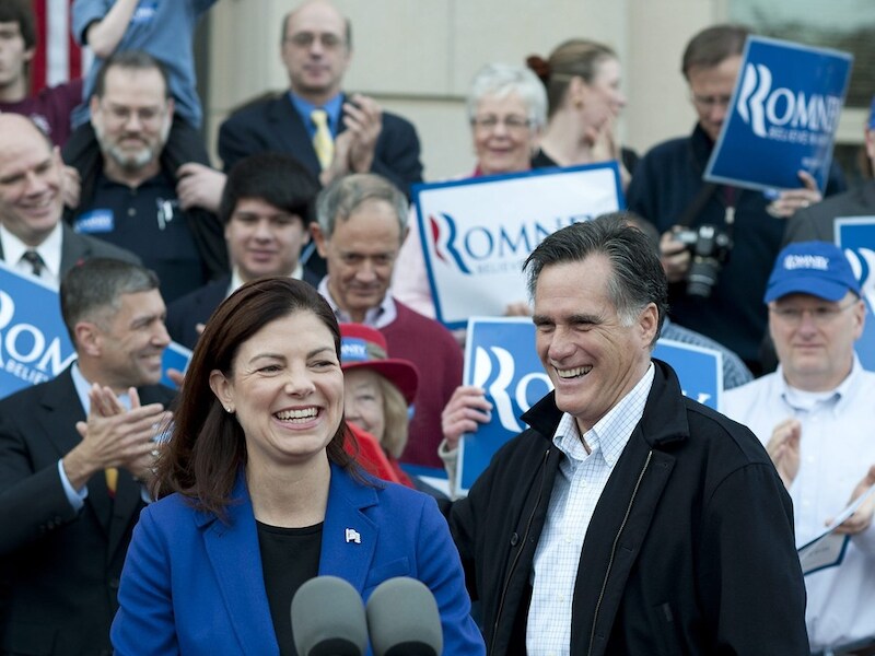 Kelly Ayotte en Mitt Romney.