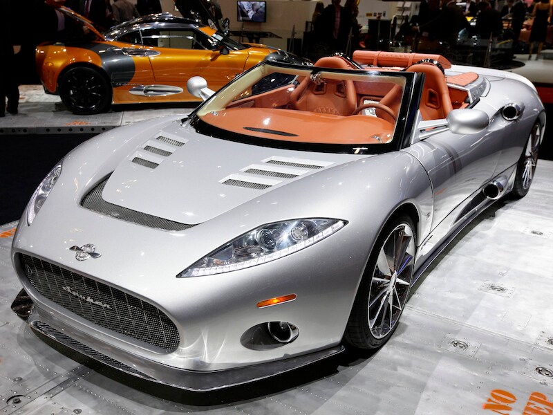 Voorstelling van de Spyker C8 Aileron Spyder op de tachtigste Geneva Car Show op 2 maart 2010.