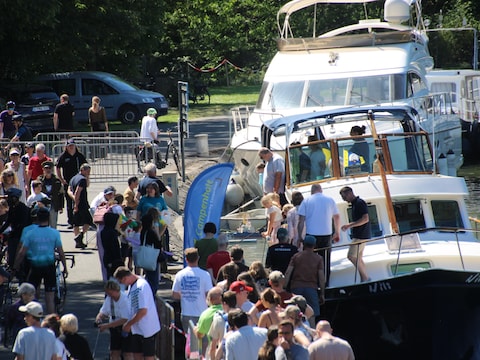 de vaarhappening lokte meer dan 2.000 toeschouwers naar de jachthaven in Kampenhout.