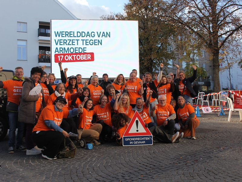 Verschillende Aalsterse organisaties trokken op 17 oktober, Werelddag van het Verzet tegen Armoede, naar het Vredeplein in Aalst.