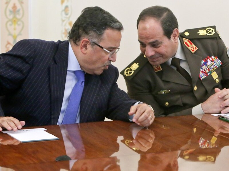 Minister van Buitenlandse Zaken Nabil Fahmy en generaal Abdel Fattah al-Sisi.