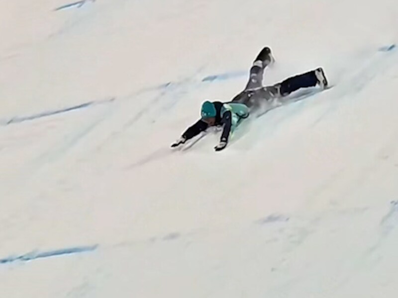 KIJK. ‘Olympisch buikschuiven’: vrijwilligers stelen de show op piste van Winterspelen