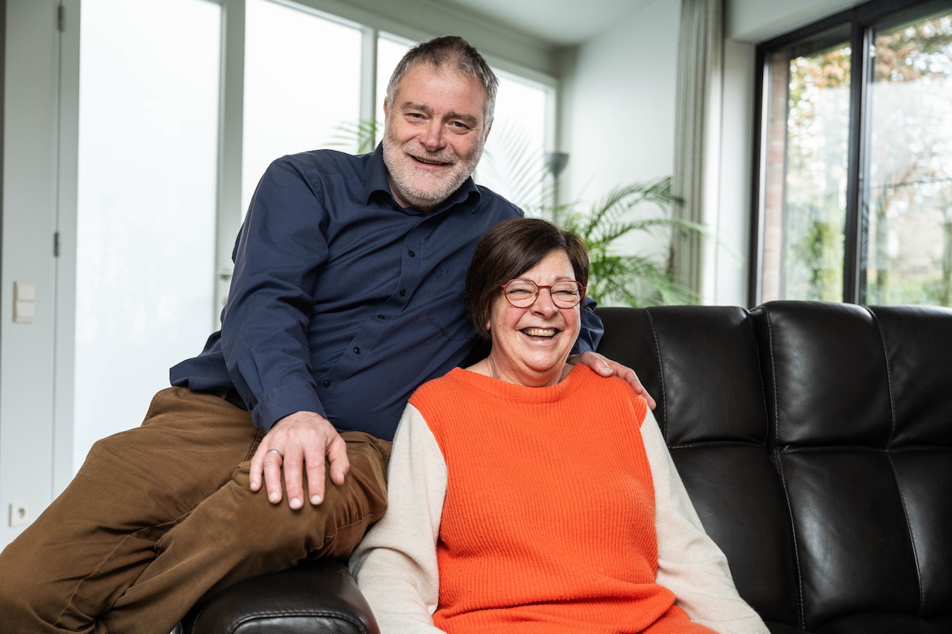 Op de koffie bij afscheidnemend burgemeester Luc Van Hove en zijn vrouw ...