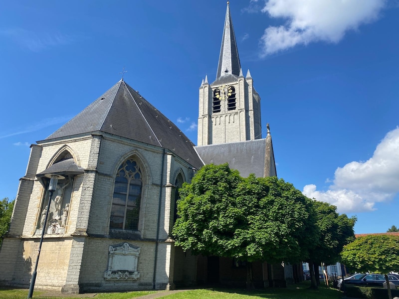 Sint-Petrus en Pauluskerk in Wommelgem opent deuren voor Open Monumentendag: van orgelconcerten tot papieren glasramen