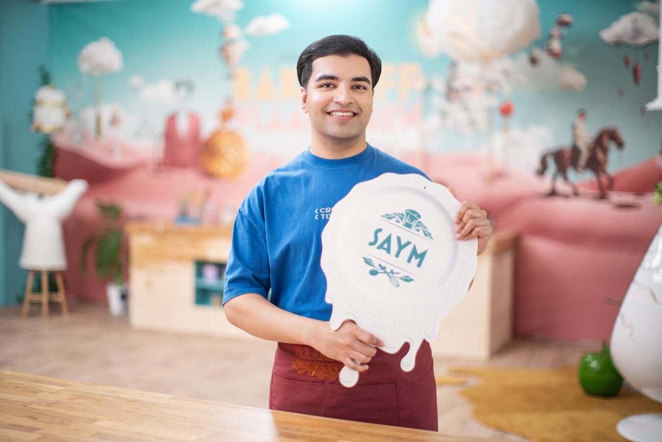 Saym uit ‘Bake Off Vlaanderen’ lijdt aan ‘body dysmorphia’: “Als ik in ...