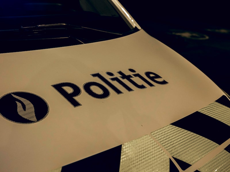 Personenwagen moet worden getakeld na botsing met vrachtwagen in Lommel