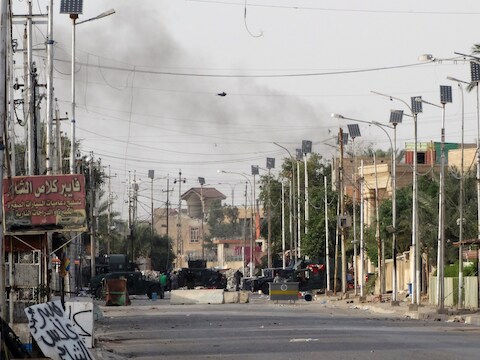 Iraakse troepen op de grond krijgen Amerikaanse luchtsteun in de Iraakse stad Ramadi
