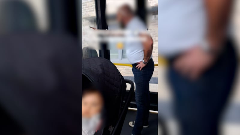 De beelden van de chauffeur gaan viraal op TikTok. 