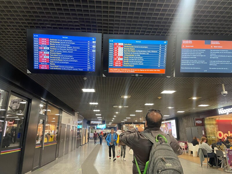 Train traffic in Brussels South has resumed after a suspicious package was found.