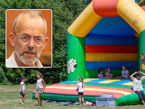 Beeld ter illustratie: spelende kinderen op een springkasteel. Inzet: waarnemend schepen van Jeugd Filip Watteeuw (Groen).
