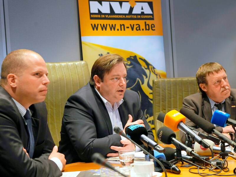 Kamerlid Theo Francken, hier naast voorzitter Bart Dewever