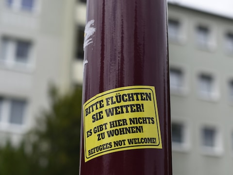 Een opvallende boodschap op een verlichtingspaal in Freital.