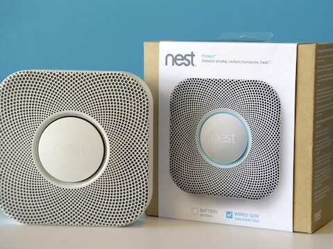Een rookmelder van Nest Labs.