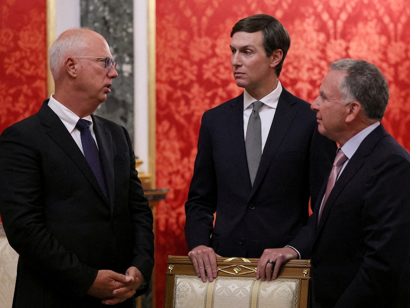 Jared Kushner, Steve Witkoff en Kirill Dmitriev in Moskou. 
