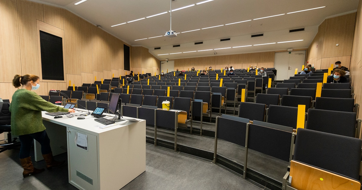 Universiteit Antwerpen blijft code rood tot zeker februari | Regio | HLN.be