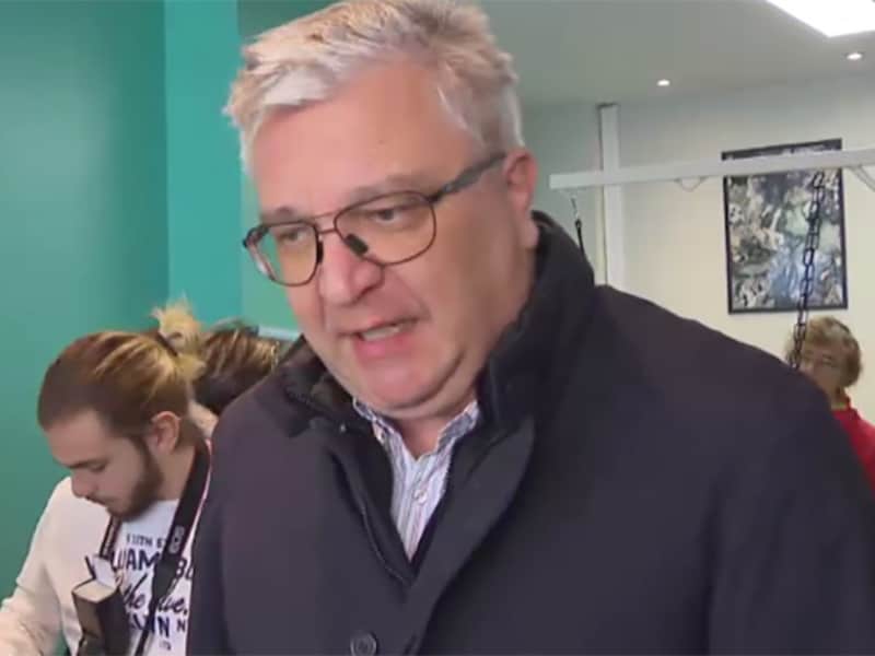 Prins Laurent voelt zich in de steek gelaten door politici