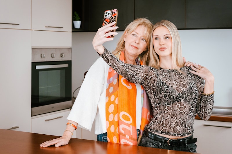 Ouders van 'Temptation Island'-verleidsters Gaëlle (24) en Masha (22)  reageren op hun deelname: “Ze had beter aan 'Komen eten' meegedaan” |  Nieuws | HLN.be