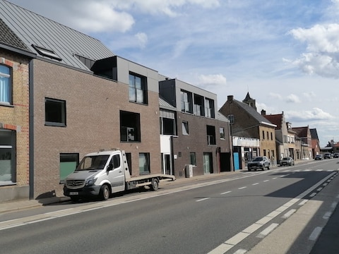 Woonmaatschappij IJzer en Zee wil deze flats op de sociale huurmarkt brengen