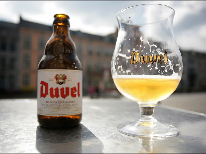 De man had ook een bak Duvel gestolen.