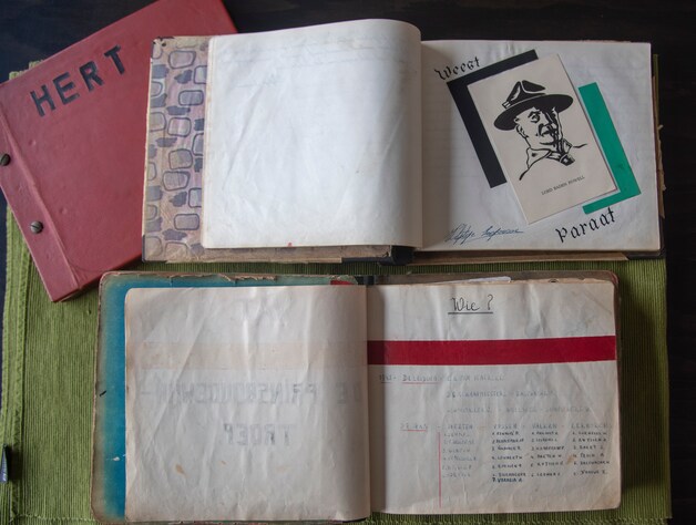 Oude logboeken van Scouts Prins Boudewijn in Wetteren.