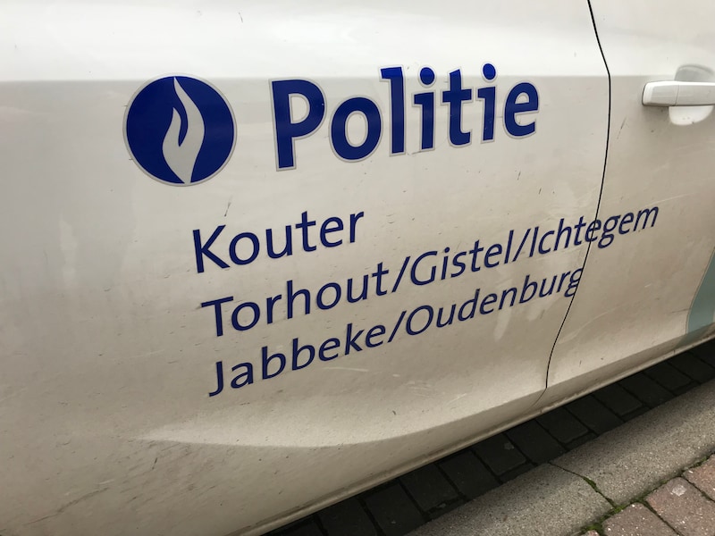 Alweer twee vluchtmisdrijven op twee dagen tijd in Torhout: bestuurder rijdt woning en verkeersbord aan