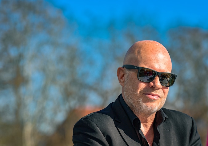 Coco Jr. (57) heeft een relatie met een Gambiaanse vrouw van 30: “We ...
