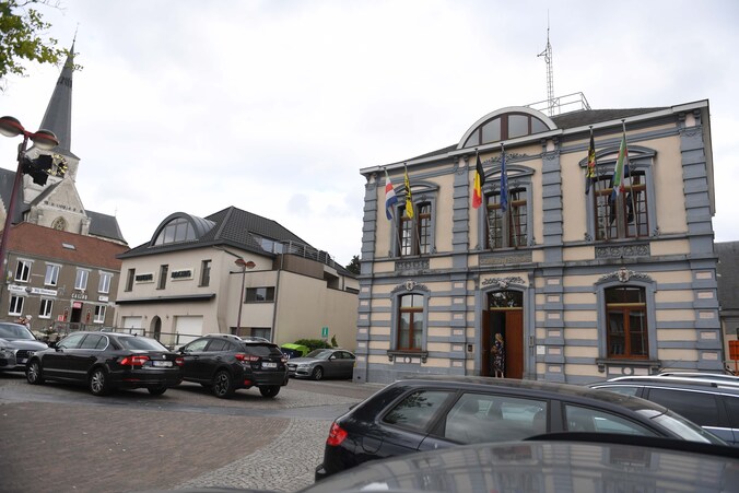 Gemeentehuis zet deuren open voor blokkende studenten | Regio | HLN.be