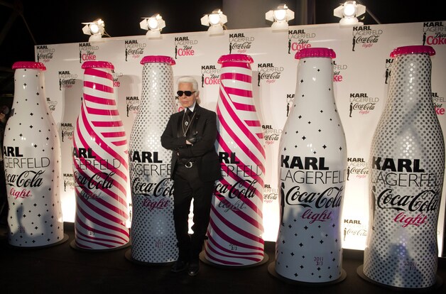 Eerder ontwierp Karl Lagerfeld al flesjes voor Coca Cola Light